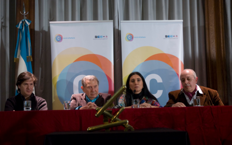 2012 – Premio a sus 70 años de trayectoria, Secretaría de Cultura de la Nación, Buenos Aires.